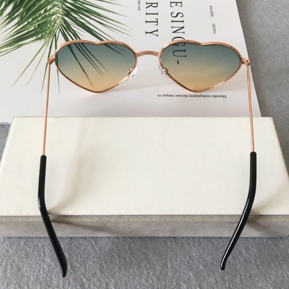 Fashion Sunglasses for Women and Men - Picture 4 of 4